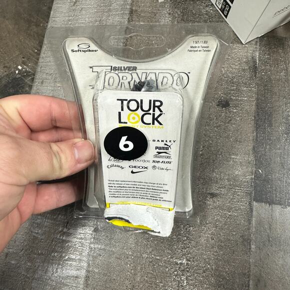 Softspikes Silver Tornado Fast Twist Tour Lock Golf Cleat Replacement New - Picture 4 of 5